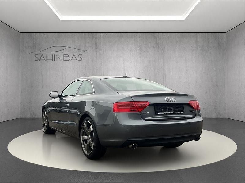 Gebraucht Audi A5 Sport 204 PS (150 kW) 2012 Grau Coupé