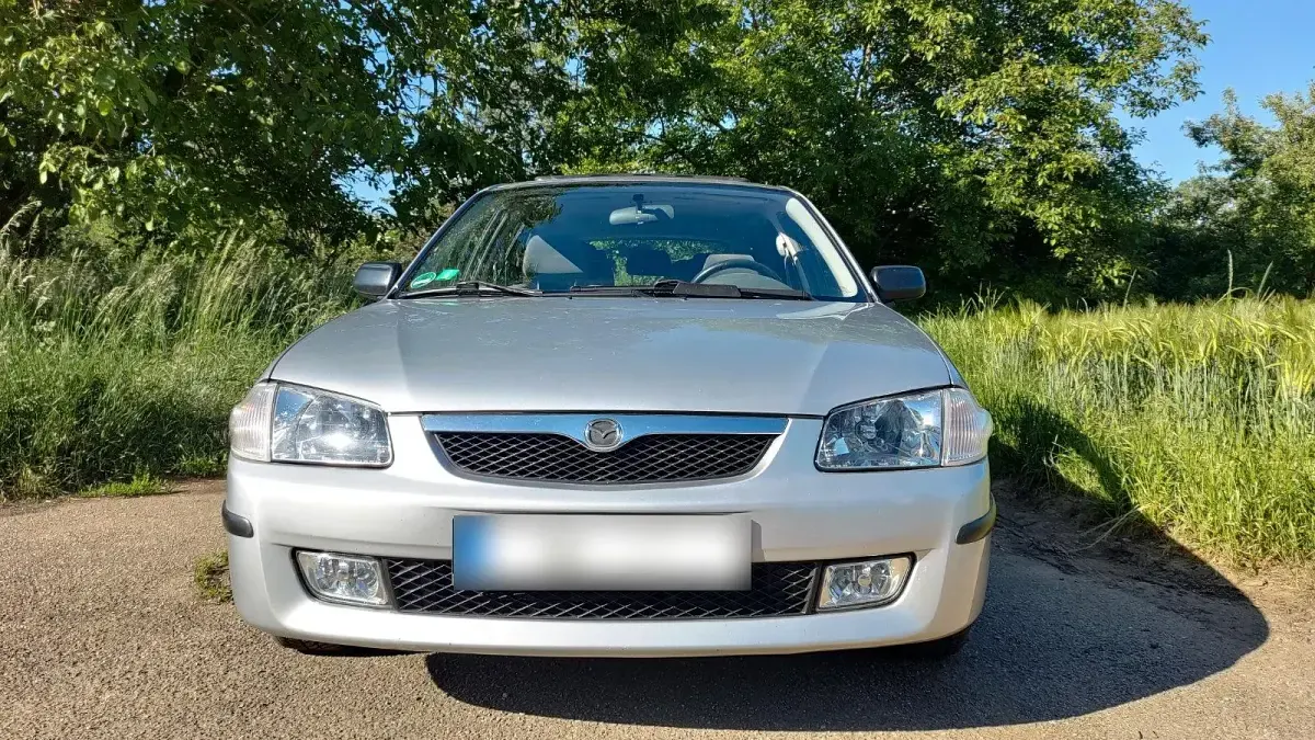 Gebraucht Mazda 323 88 PS (64 kW) 1999 Silber Kombi