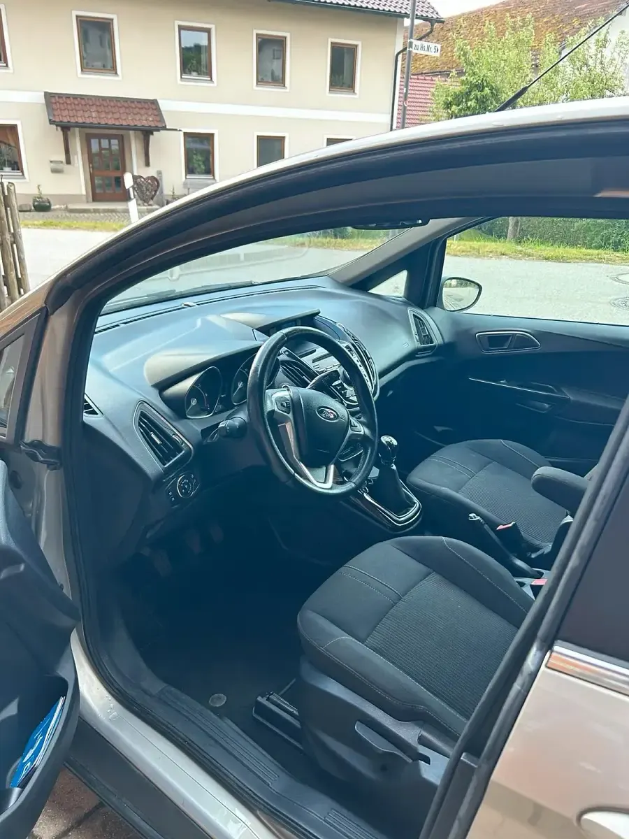 Używany Ford B-MAX 101 KM (74 kW) 2012 Minivan