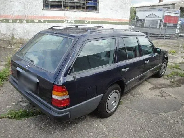 Gebraucht Mercedes 230 136 PS (100 kW) 1988 Blau Kombi