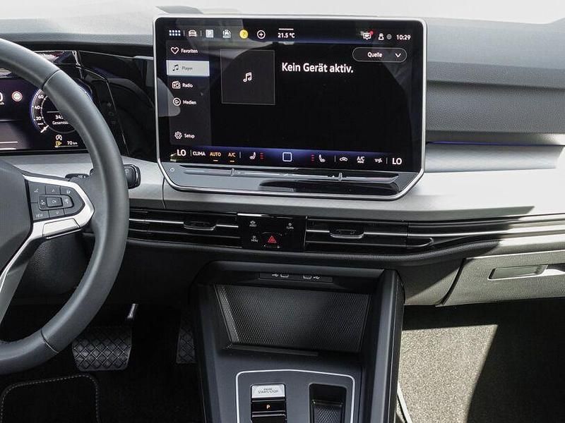 Gebraucht VW Golf VIII Life 150 PS (110 kW) 2025 Blau Limousine