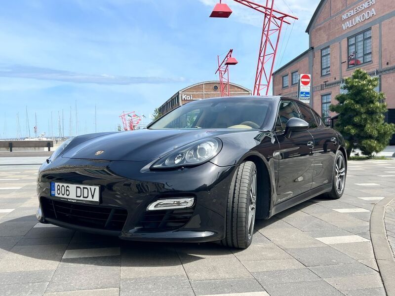 Schwarz Gebraucht 2012 Porsche Panamera GTS Limousine | 41.000 € (Etwas zu teuer) - Bild 1/4