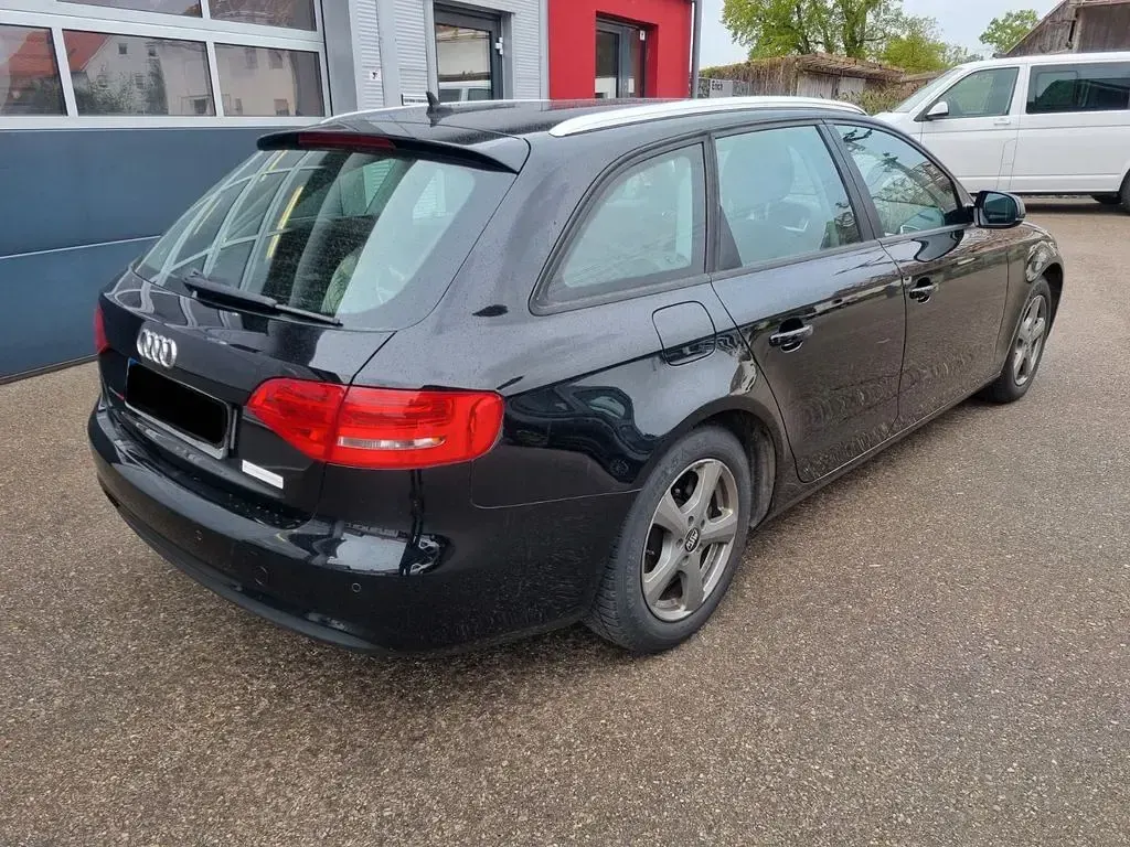 Używany Audi A4 Attraction 150 KM (110 kW) 2015 Czarny Kombi