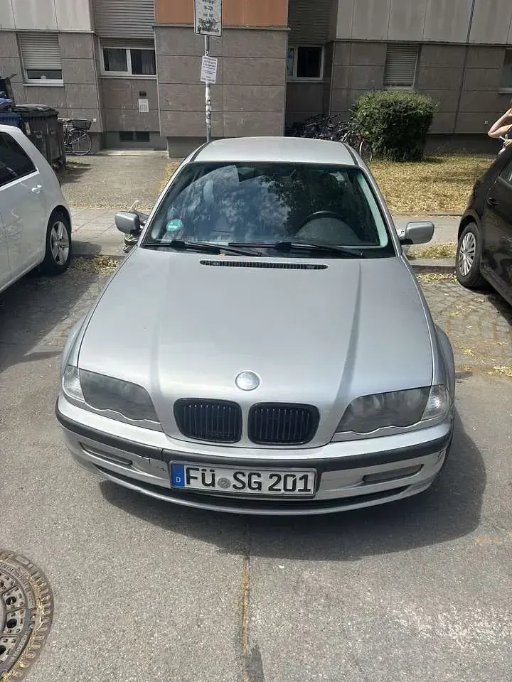 Gebraucht BMW 316 Sport Line 116 PS (85 kW) 2001 Silber Limousine