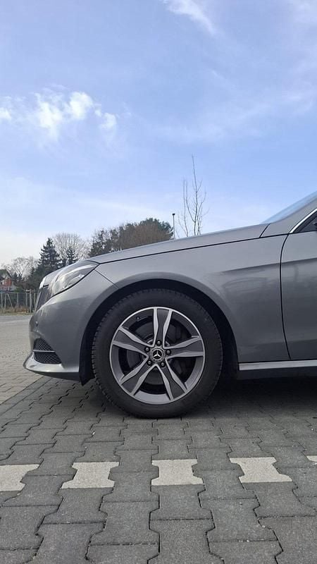 Gebraucht Mercedes E300 258 PS (189 kW) 2014 Grau Limousine