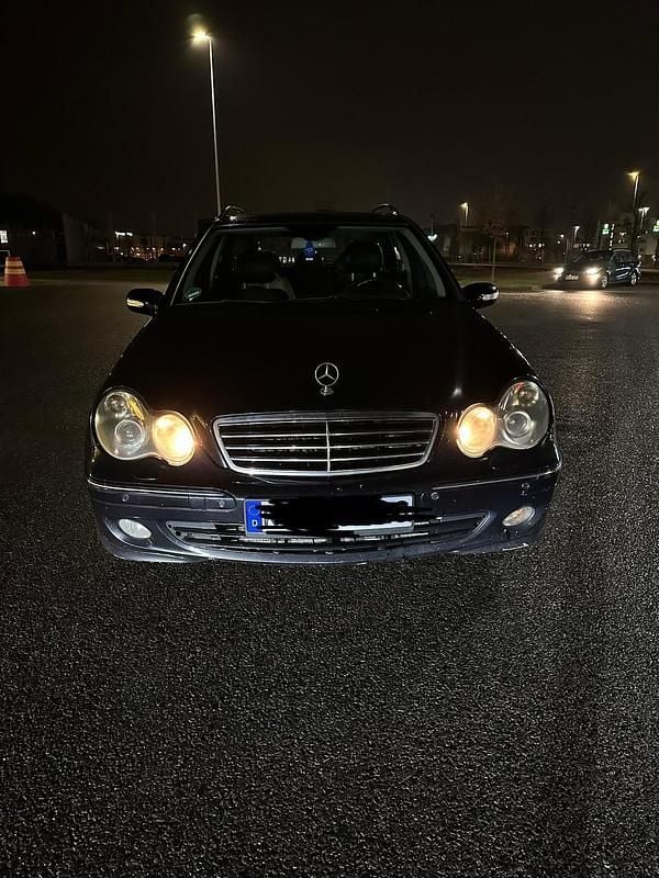 Schwarz Gebraucht 2007 Mercedes C220 Kombi | 3.600 € (Superpreis) - Bild 1/4