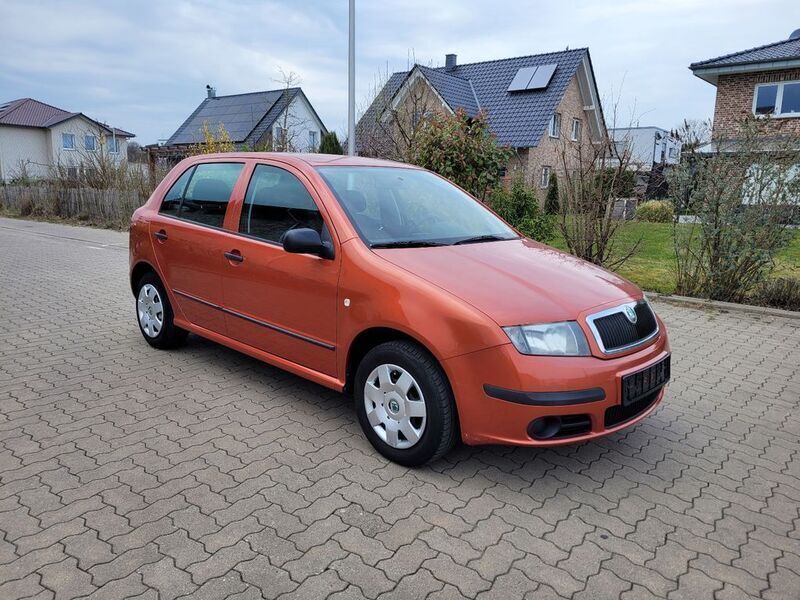 Orange Gebraucht 2006 Skoda Fabia Ambiente Limousine | 2.000 € (Fairer Preis) - Bild 1/4