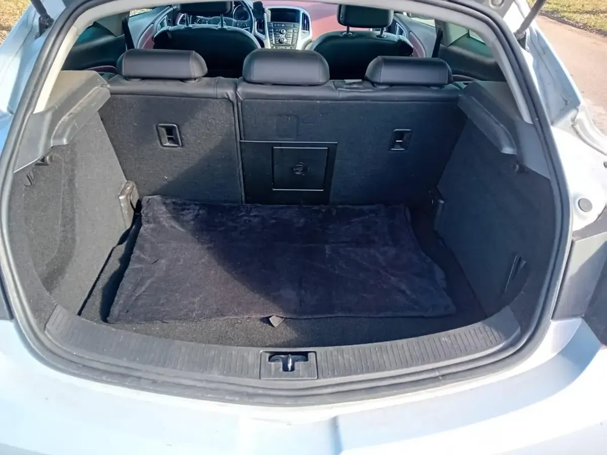 Gebraucht Opel Astra GTC 165 PS (121 kW) 2012 Kleinwagen