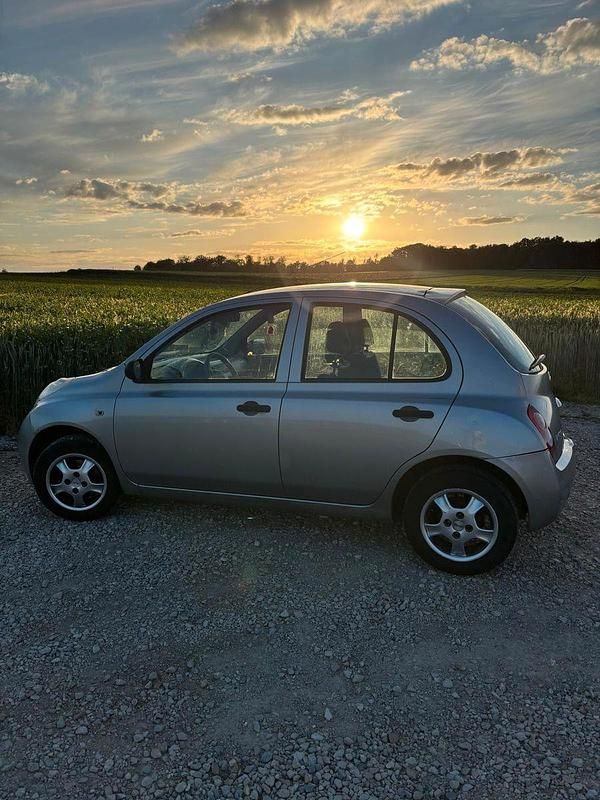 Silber Gebraucht 2003 Nissan Micra Kleinwagen | 1.190 € - Bild 1/4