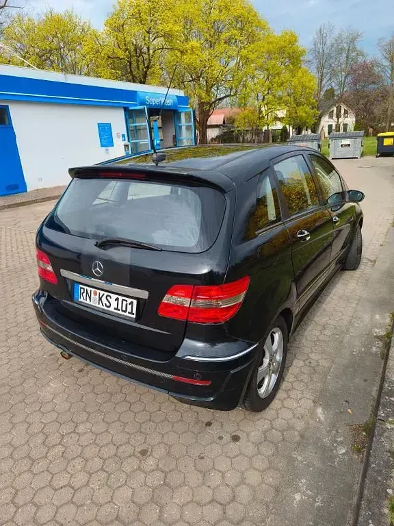 Używany Mercedes B200 Edition 140 KM (102 kW) 2007 Czarny Minivan
