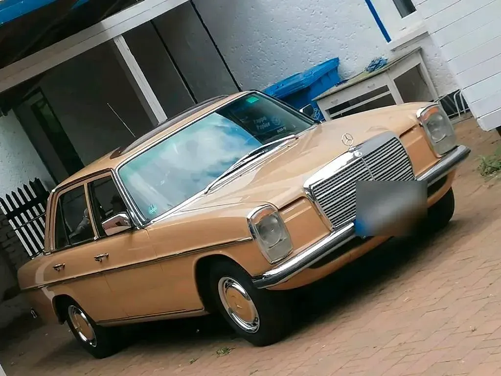 Gebraucht Mercedes W115 98 PS (72 kW) 1976 Beige Limousine