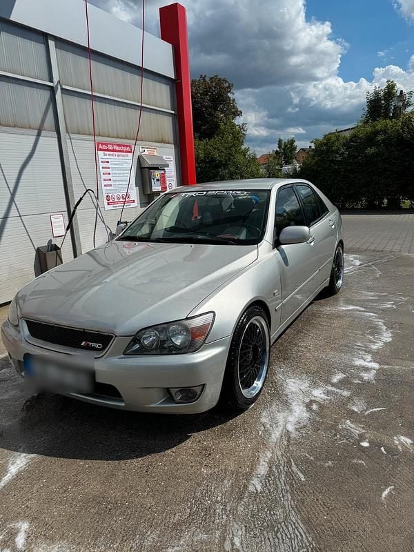 Silber Gebraucht 2005 Lexus IS200 Limousine | 5.200 € (Guter Preis) - Bild 1/4