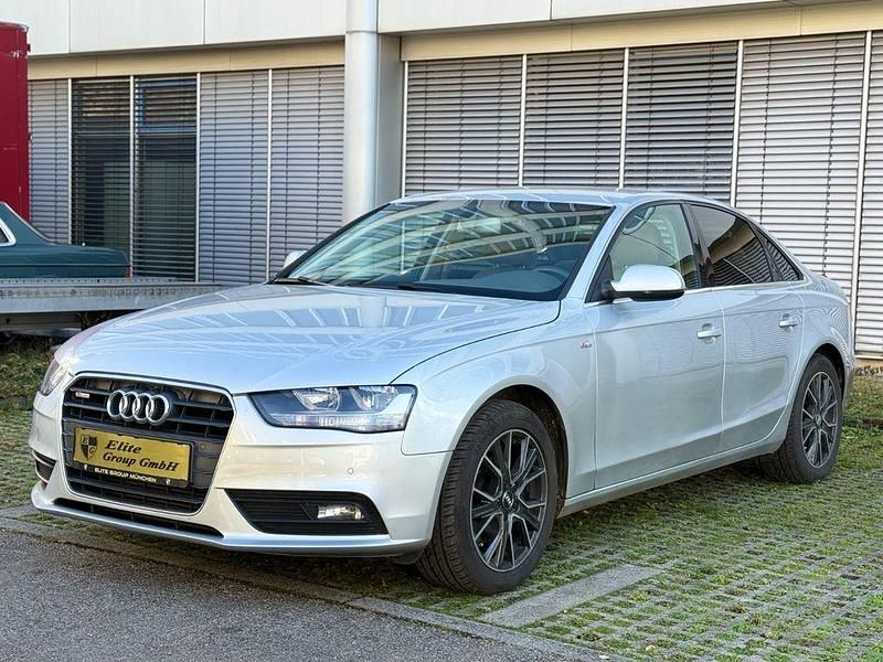 Silber Gebraucht 2012 Audi A4 Ambiente Limousine | 9.800 € (Fairer Preis) - Bild 1/4