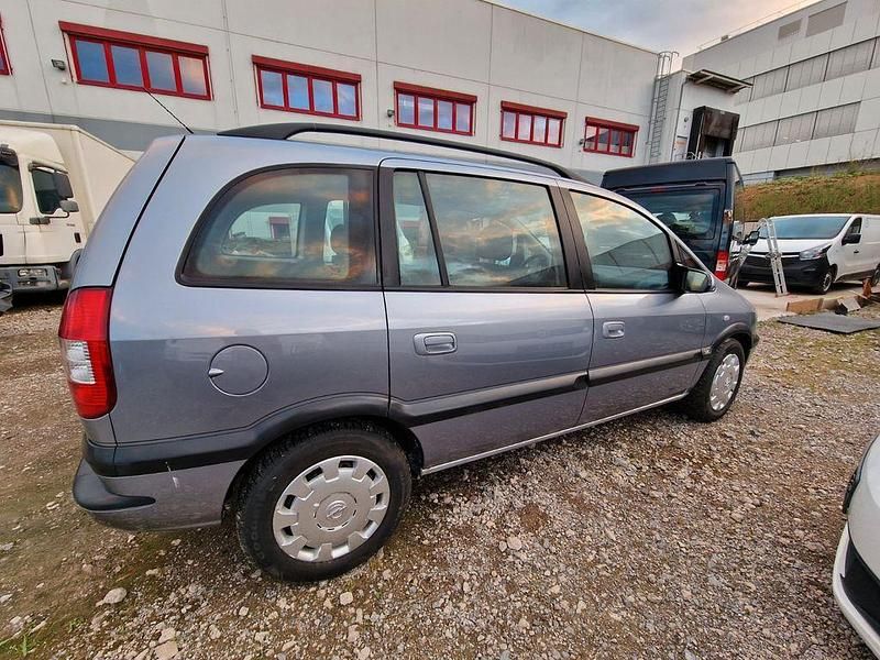 Gebraucht Opel Zafira Njoy 101 PS (74 kW) 2005 Silber Van / Kleinbus