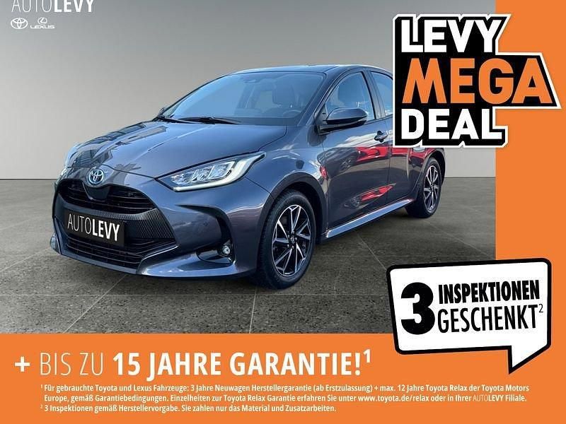 Marlingrau metallic Gebraucht 2022 Toyota Yaris Hybrid Basis Kleinwagen | 18.480 € (Fairer Preis) - Bild 1/4