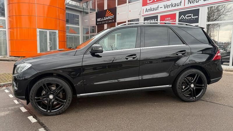 Gebraucht Mercedes ML350 258 PS (189 kW) 2012 Schwarz SUV