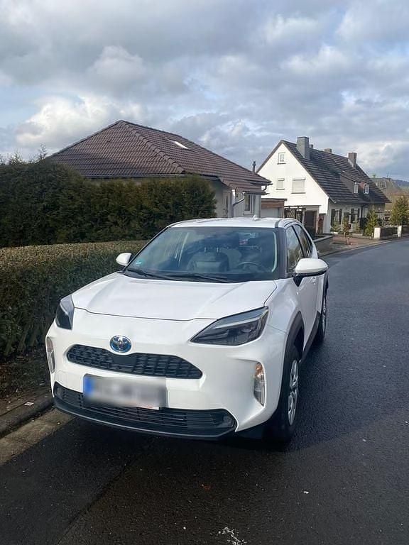 Gebraucht Toyota Yaris Cross Business Edition 116 PS (85 kW) 2023 Weiß SUV
