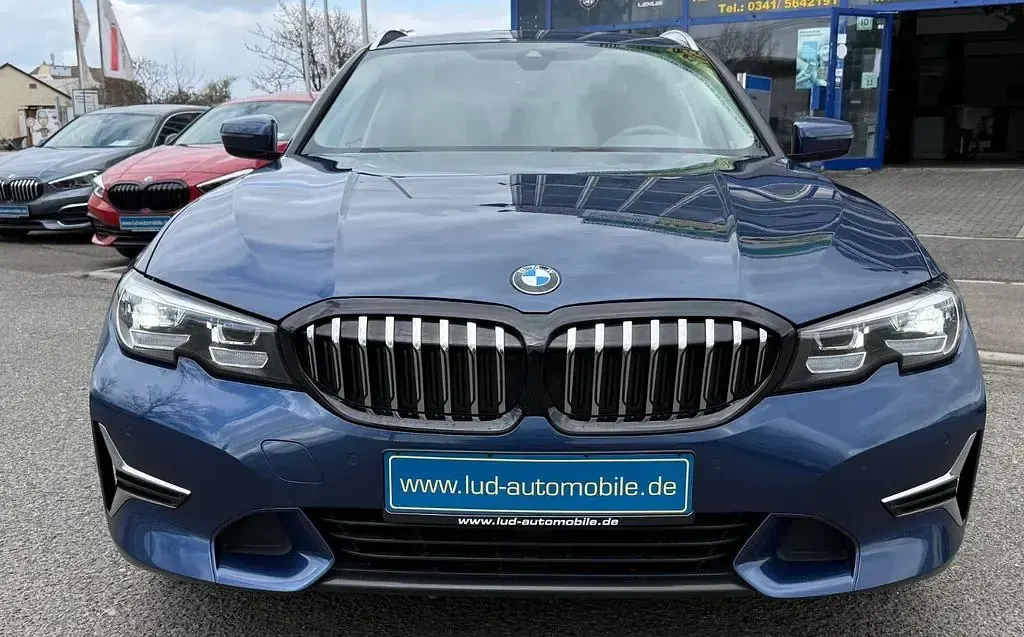 Gebraucht BMW 318 Luxury Line 150 PS (110 kW) 2022 Blau Limousine