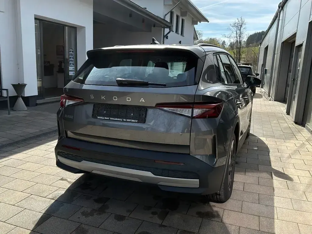 Neu Skoda Elroq Tour 125 kW (170 PS) 2026 Stahlgrau SUV