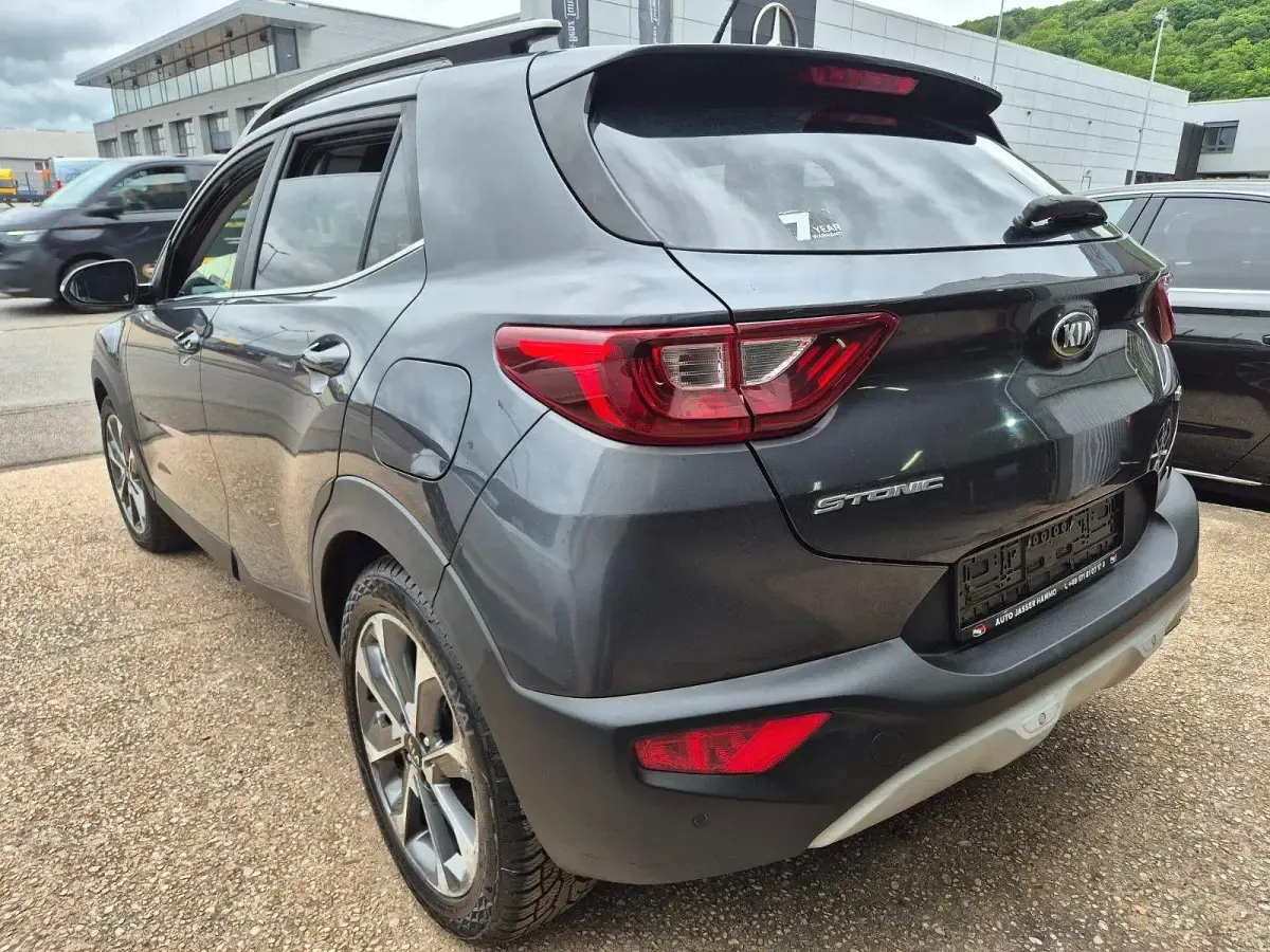 Gebraucht Kia Stonic Edition 7 110 PS (80 kW) 2018 Grau SUV
