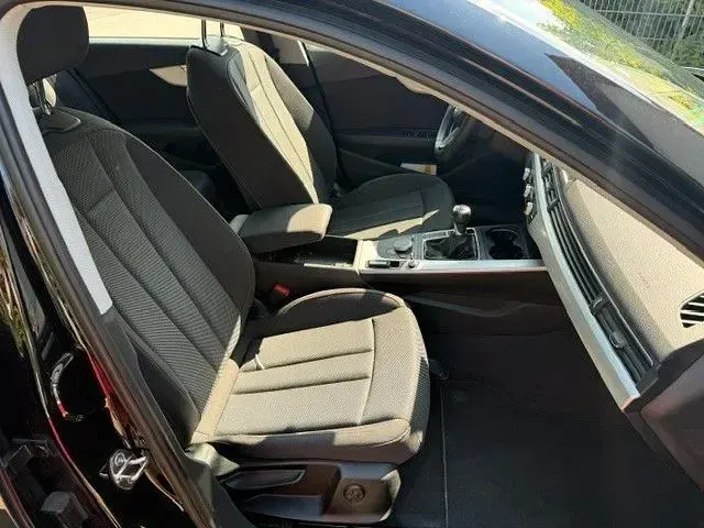 Gebraucht Audi A4 150 PS (110 kW) 2018 Schwarz Kombi