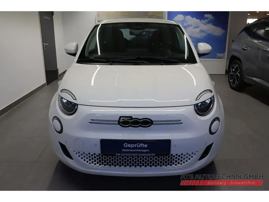 Gebraucht Fiat 500e 86 kW (118 PS) 2024 Weiss Kleinwagen