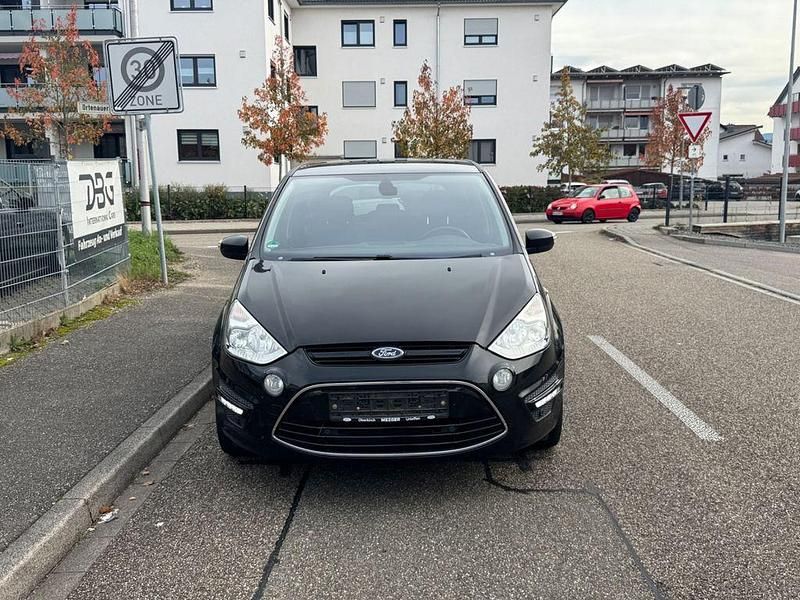 Schwarz Gebraucht 2014 Ford S-MAX Titanium Van / Kleinbus | 6.490 € (Superpreis) - Bild 1/4