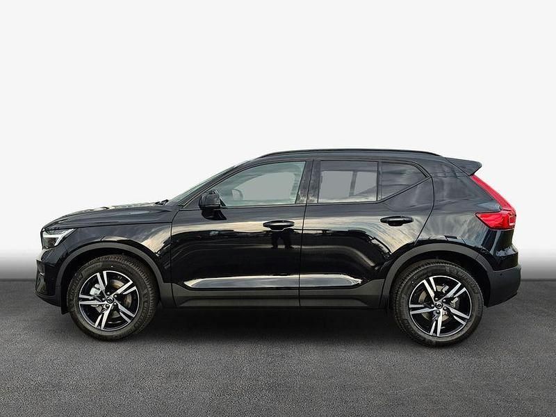 Neu Volvo XC40 Plus 197 PS (144 kW) 2026 Schwarz SUV