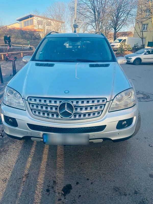 Grau Gebraucht 2007 Mercedes ML320 SUV | 3.950 € (Superpreis) - Bild 1/4