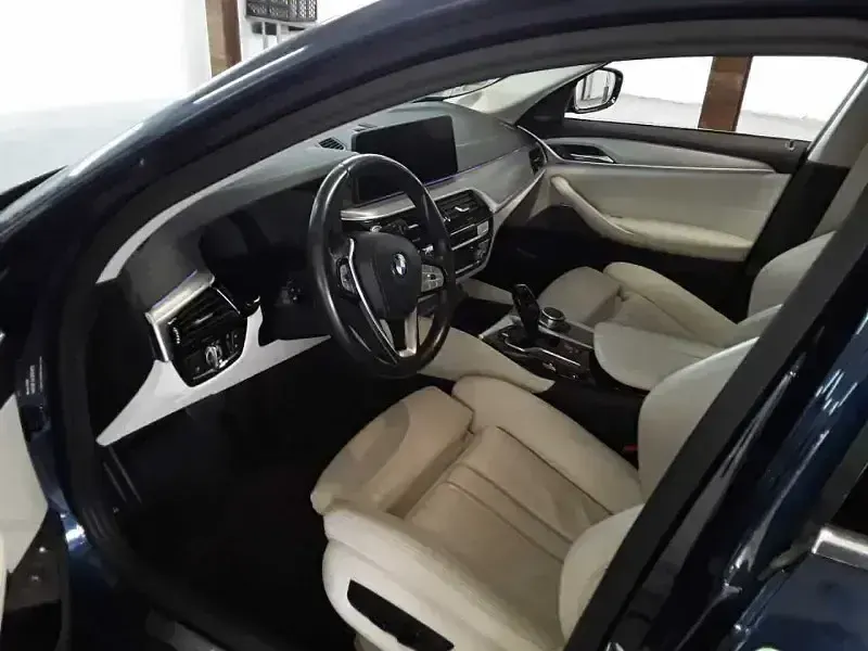 Gebraucht BMW 530 Luxury Line 292 PS (214 kW) 2021 Blau phytonicblau metallic (metallic) Kombi