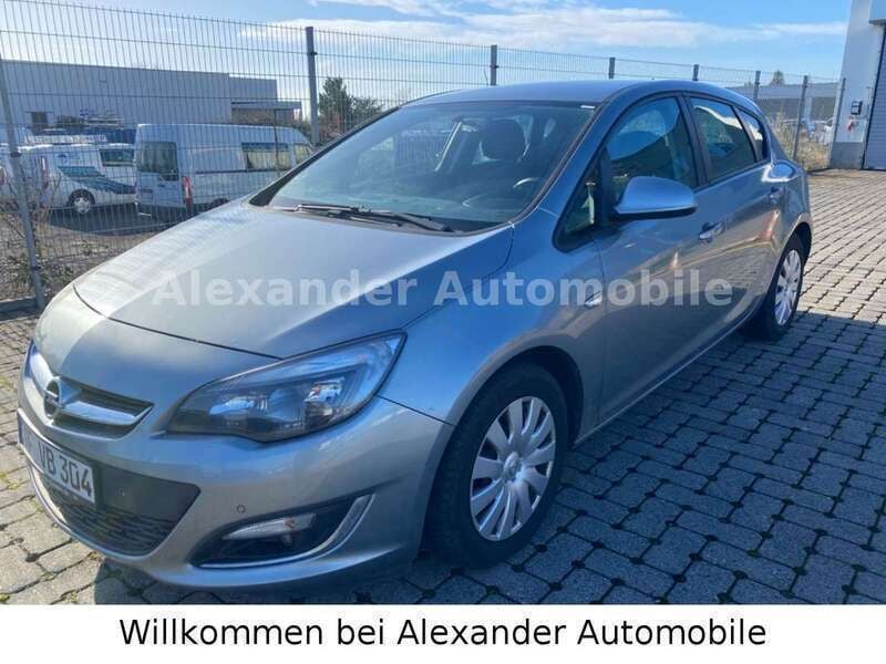 Silber Gebraucht 2013 Opel Astra Edition Limousine | 5.199 € (Fairer Preis) - Bild 1/4