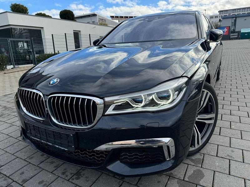 Schwarz Gebraucht 2016 BMW 750 M Sport Limousine | 32.980 € (Superpreis) - Bild 1/4