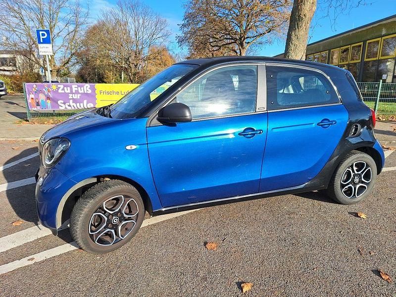 Blau Gebraucht 2019 Smart ForFour Kleinwagen | 9.000 € (Fairer Preis) - Bild 1/4