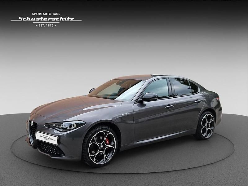 Grau Gebraucht 2024 Alfa Romeo Giulia Veloce Limousine | 38.300 € (Fairer Preis) - Bild 1/4