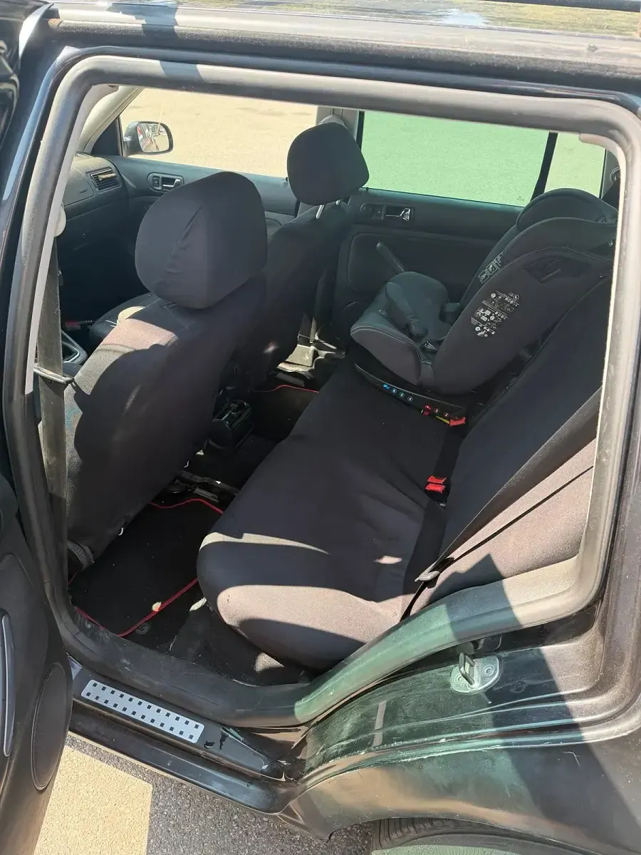 Gebraucht VW Golf IV Pacific 131 PS (96 kW) 2005 Schwarz Kombi