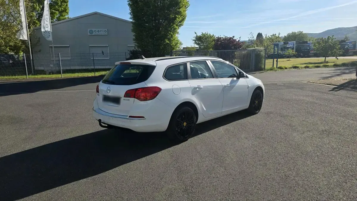 Usata Opel Astra 110 CV (80 kW) 2015 Bianco Station wagon