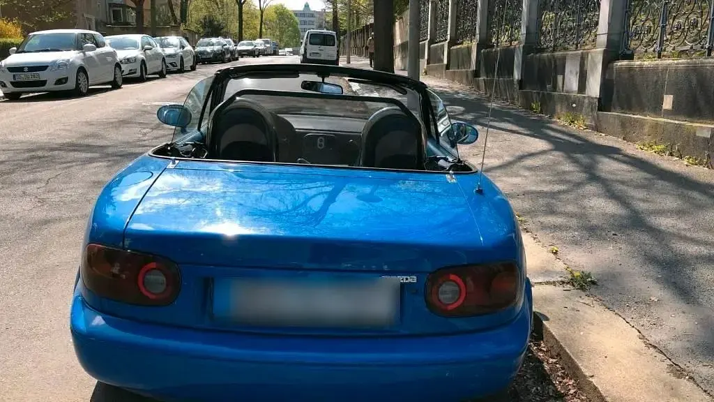Gebraucht Mazda MX5 116 PS (85 kW) 1991 Blau Cabrio