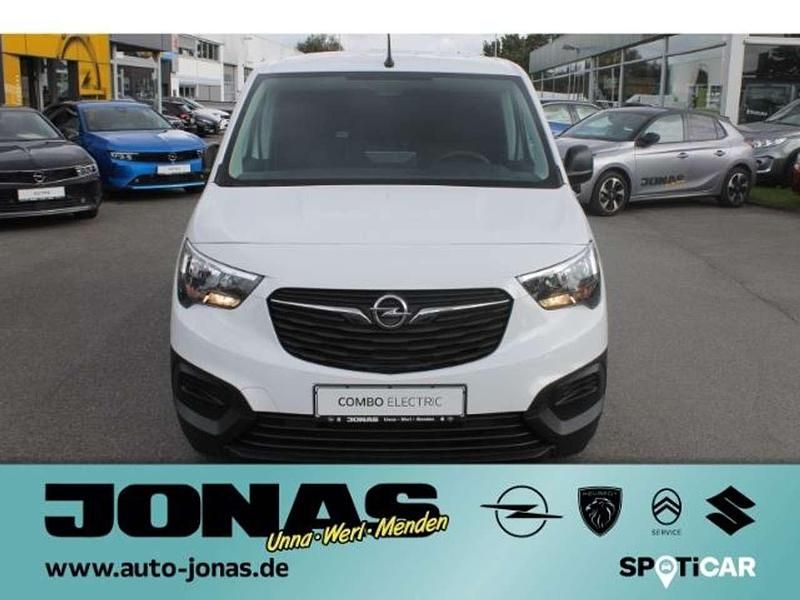Neu Opel Combo-e Life 100 kW (136 PS) 2025 Kaolin weiß Limousine