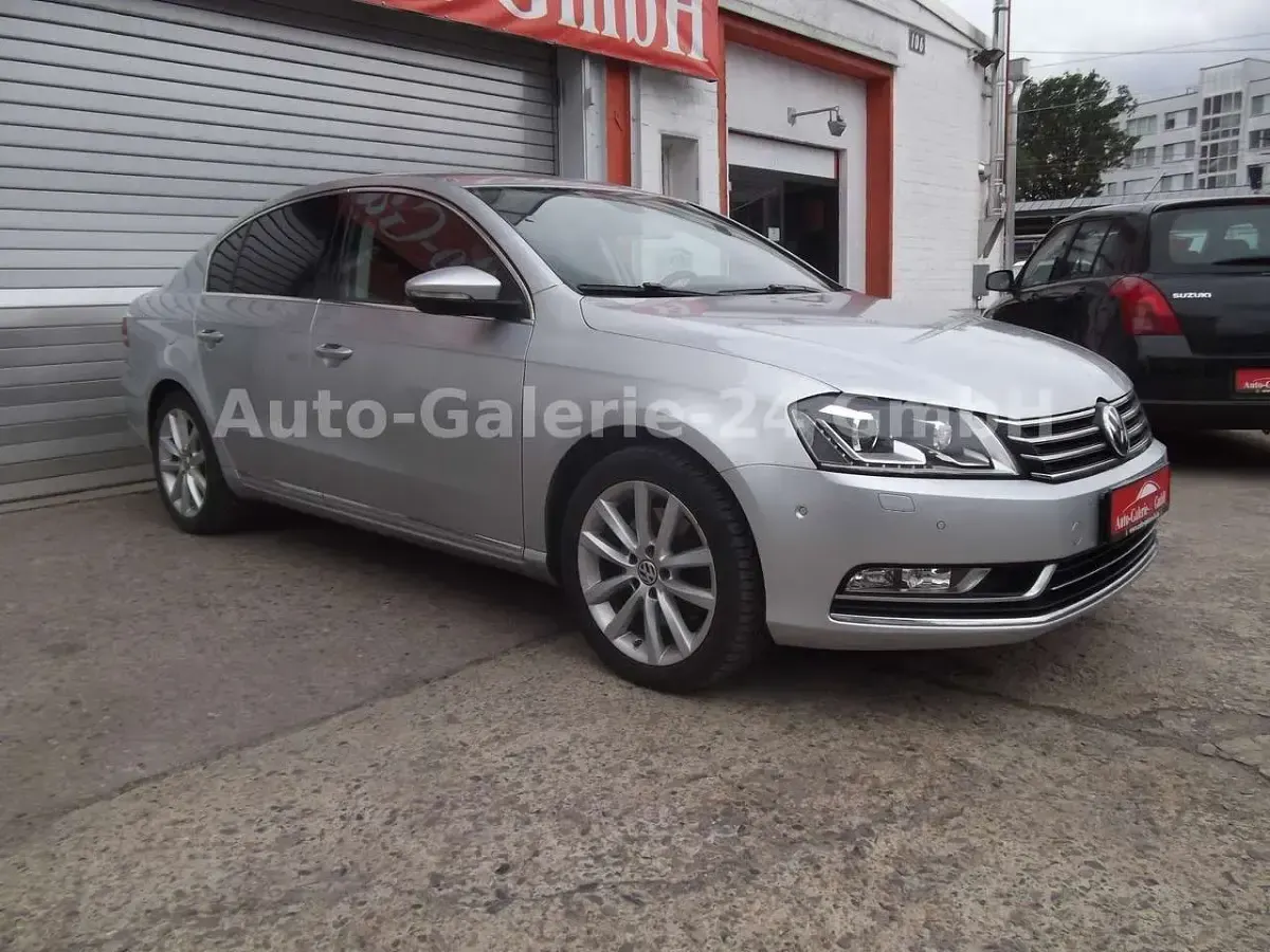 Usata VW Passat Highline 160 CV (117 kW) 2011 Argento Berlina