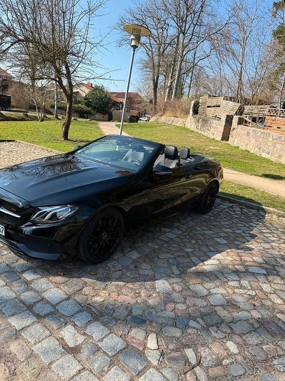 Gebraucht Mercedes E200 197 PS (144 kW) 2020 Schwarz Cabrio