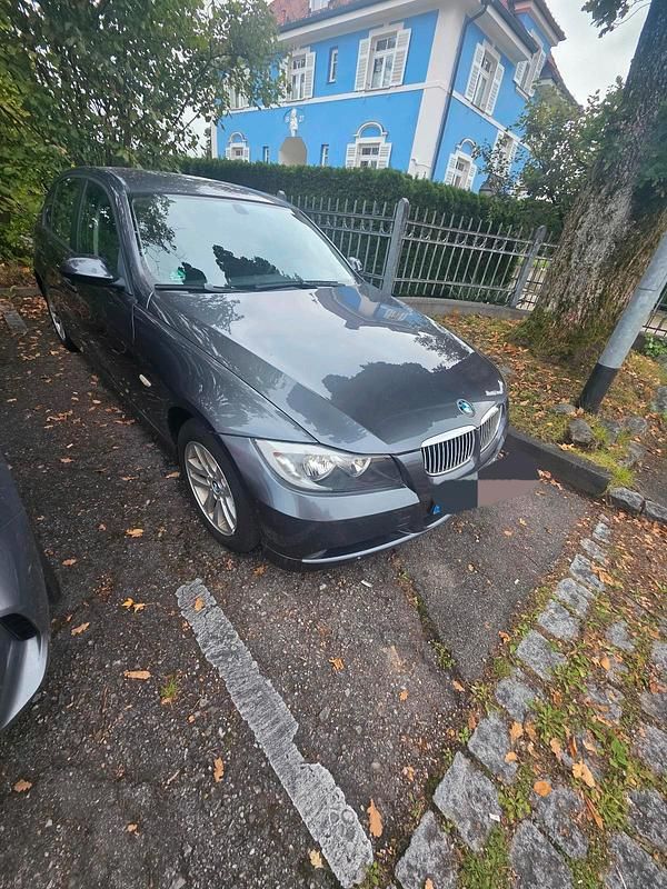 Grau Gebraucht 2006 BMW 318 Limousine | 1.350 € (Superpreis) - Bild 1/4