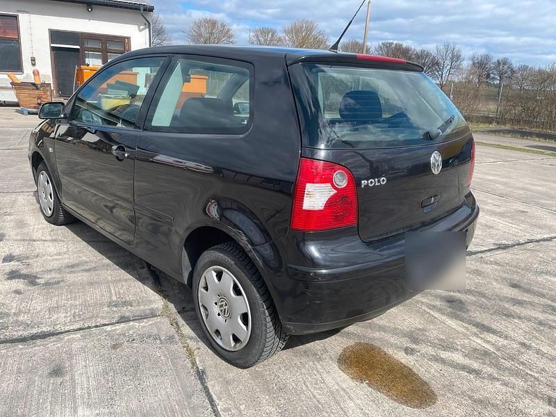 Gebraucht VW Polo 75 PS (55 kW) 2002 Schwarz Kleinwagen