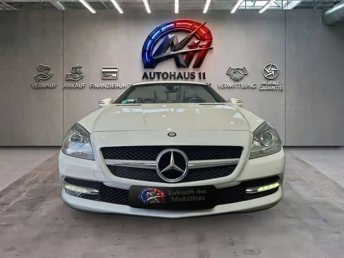 Gebraucht Mercedes SLK200 184 PS (135 kW) 2015 Weiß Cabrio
