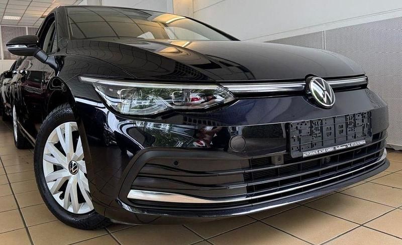 Deep black Gebraucht 2023 VW Golf VIII Active Limousine | 23.990 € (Fairer Preis) - Bild 1/4
