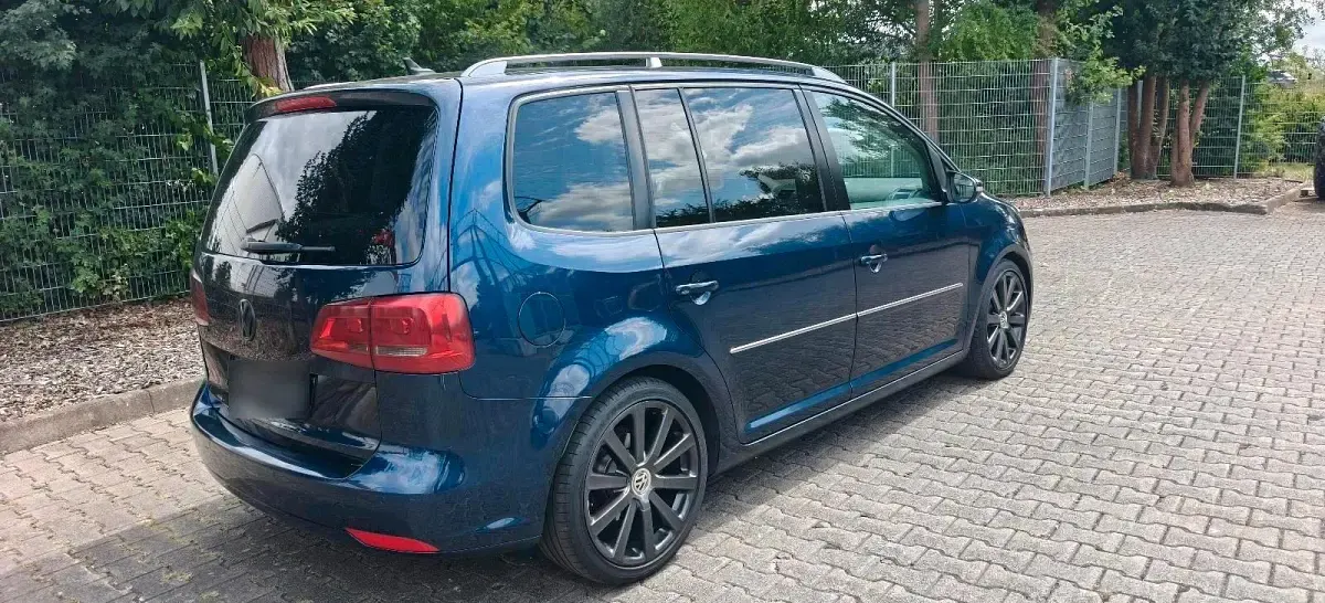 Gebraucht VW Touran 140 PS (102 kW) 2011 Blau Van / Kleinbus