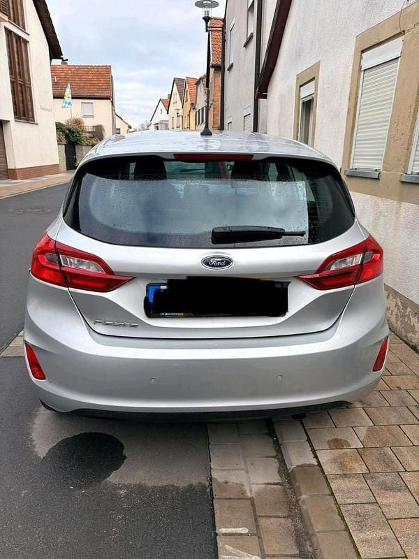 Gebraucht Ford Fiesta Active 101 PS (74 kW) 2019 Silber Kleinwagen