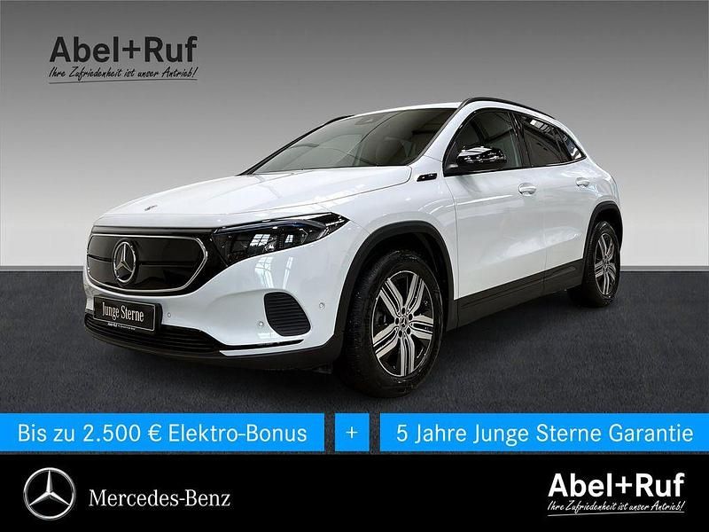 Weiß Gebraucht 2022 Mercedes EQA250 Electric Art SUV | 30.979 € (Guter Preis) - Bild 1/4