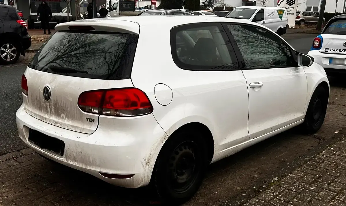 Gebraucht VW Golf VI 140 PS (102 kW) 2011 Weiß Kleinwagen