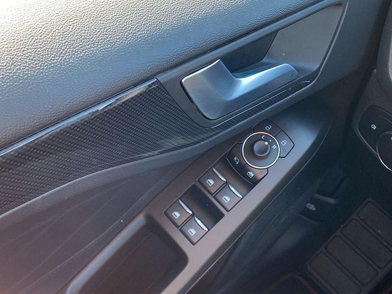Gebraucht Ford Focus Cool & Connect 155 PS (114 kW) 2020 Frostweiß Kombi