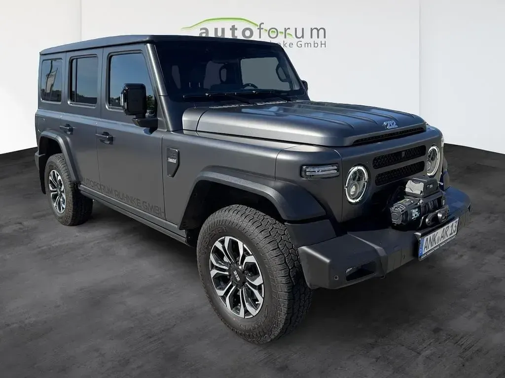 Gebraucht BAW 212 166 PS (122 kW) 2026 Grau SUV